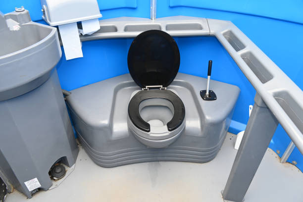 Best Portable restroom trailer rental  in Sunnyside, WA